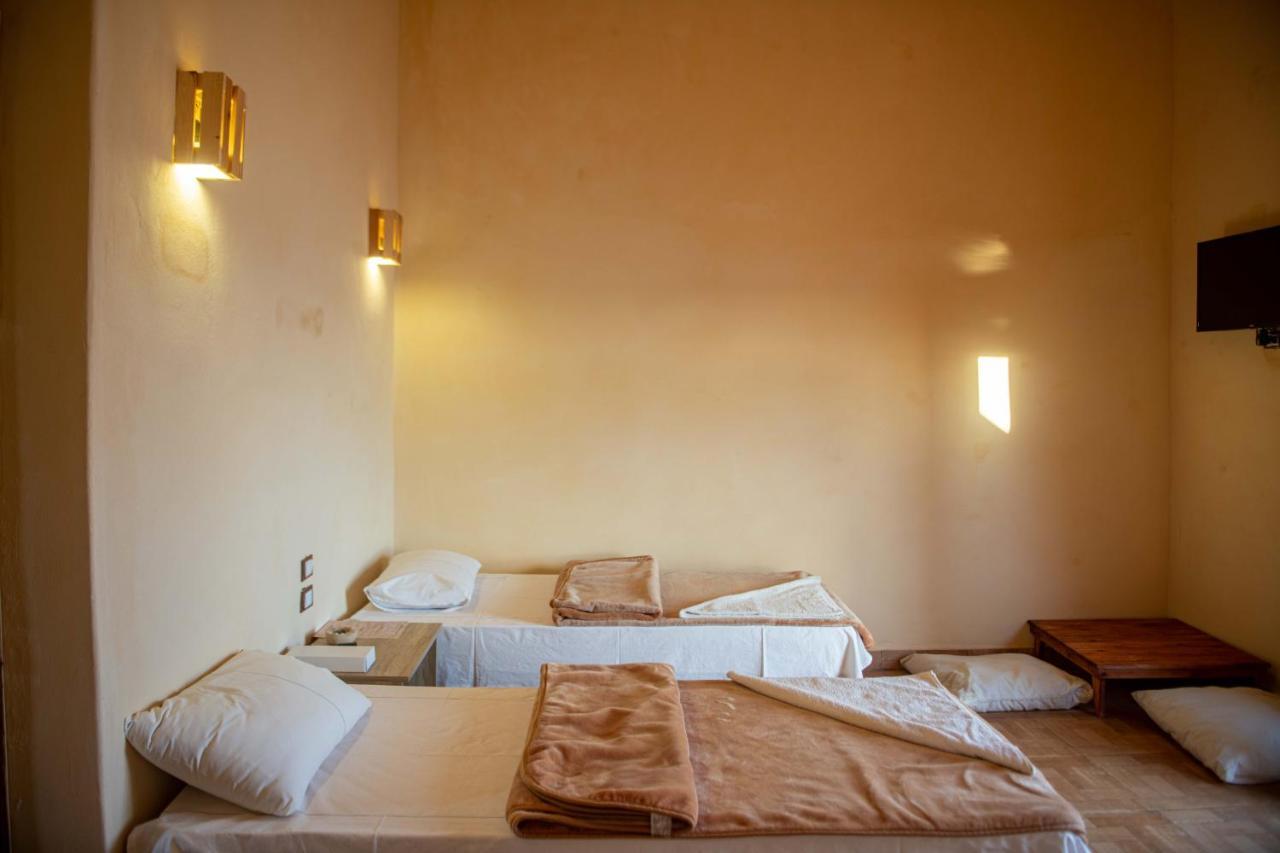 Taghaghien Island Resort 시와오아시스 외부 사진
